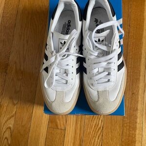 Adidas Sambae Women’s Originals in cloud white/core black size 7